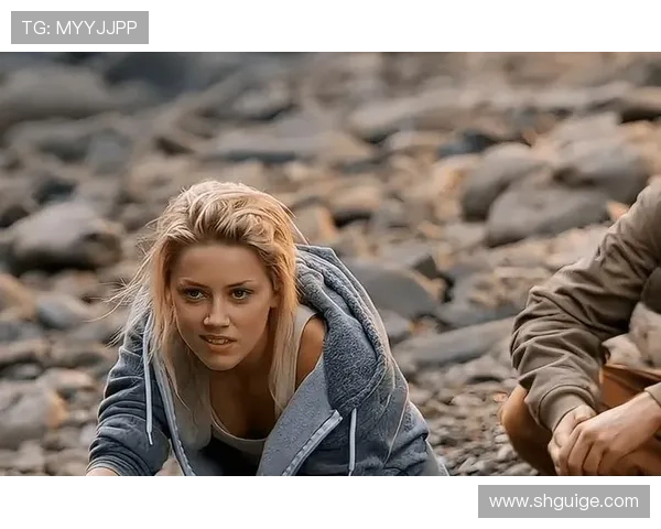 偷香堕落：欲望的暗流与灵魂的低语